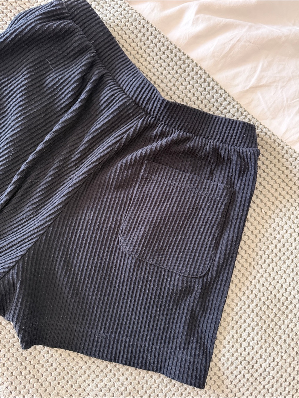 ALO Black Ribbed Shortd - Picture 3 of 3